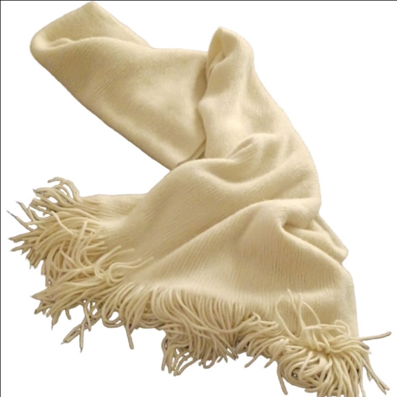 🍭🌹Cozy Cream Fringe Scarf - Picture 1 of 6